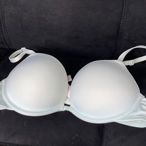 Victoria’s Secret PINK push up bra